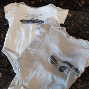 Set of 2 Hudson Baby car bodysuits 6-9 months